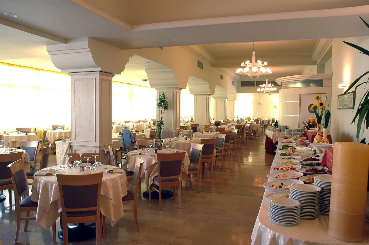 Hotel Doge Милано Мартима Екстериор снимка